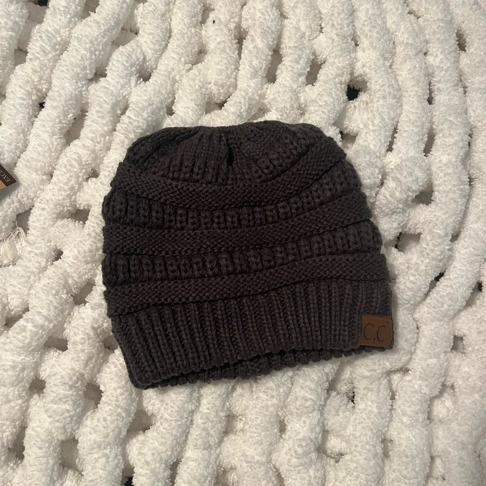 NWOT CC Beanie Ponytail Beanie